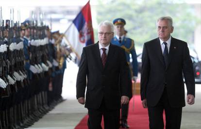 Ivu Josipovića Nikolić svečano dočekao ispred Palače Srbije