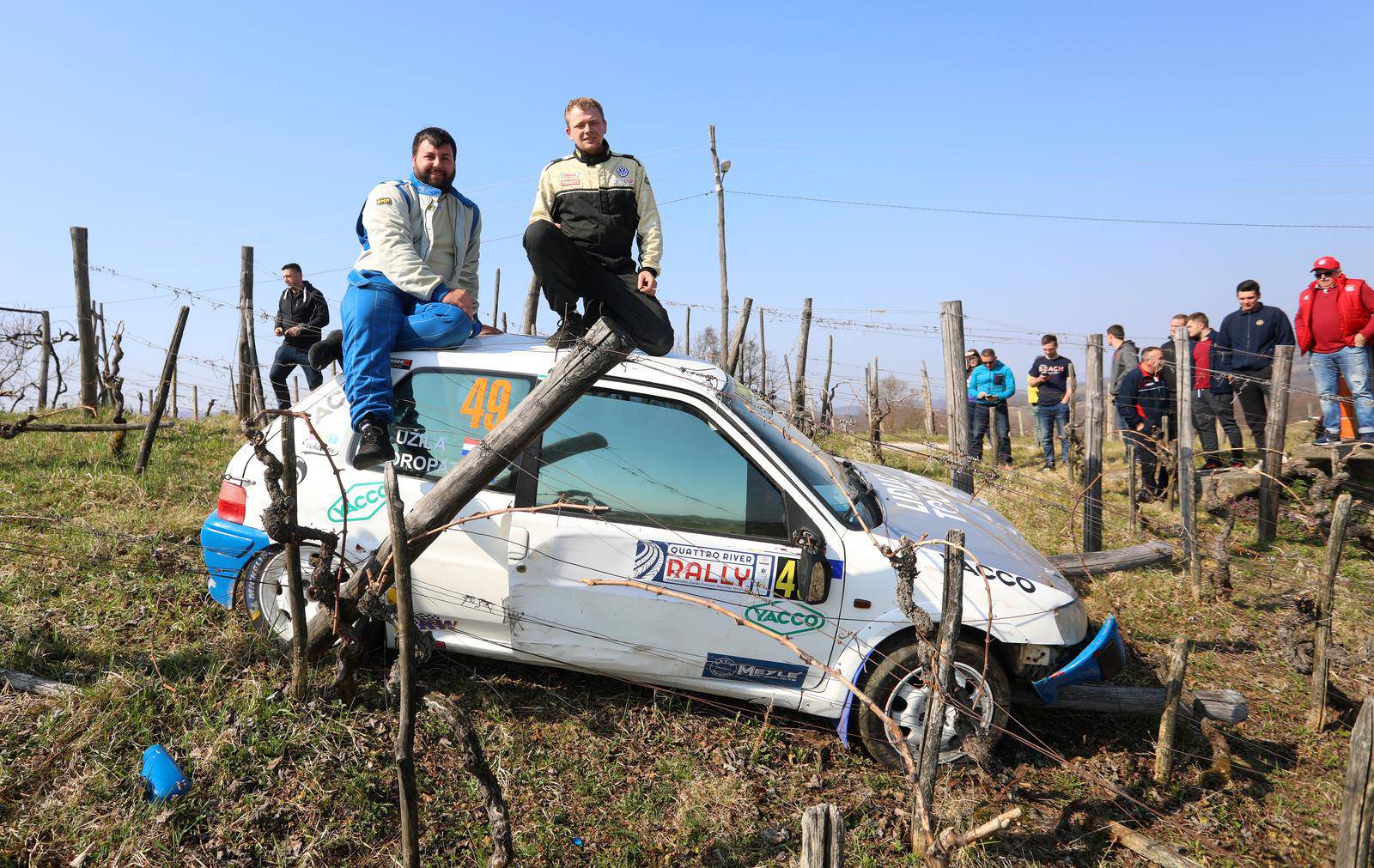 Vrhovac: Nakon izlijetanja s rally utrke vozači pozirali na krovu automobila