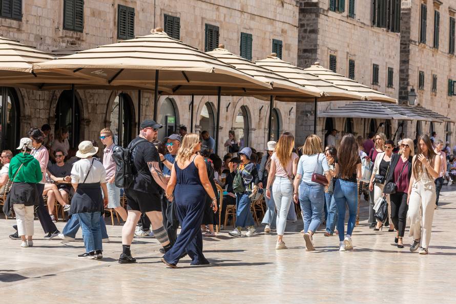 Sunčan i topao dan u Dubrovniku