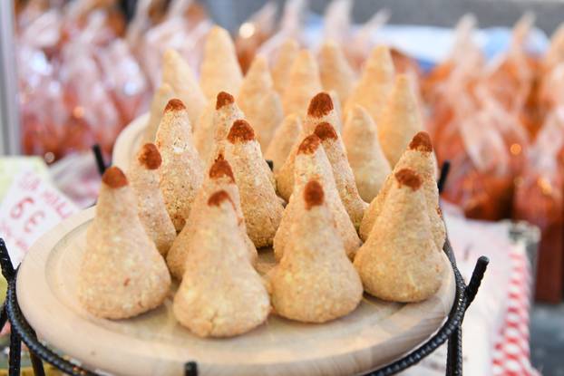 Grubišno Polje: Otvoren dvodnevni 19. Gospodarski sajam sira, meda i vrganja