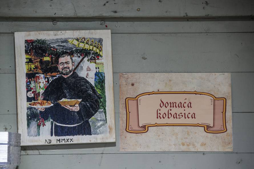 Zagreb: Podijela toplih obroka na Svetom duhu