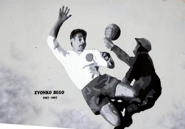 Split: Ususret 114. rođendanU Hajduka na zgradi Sveučilišta naslikani su murali nogometaša