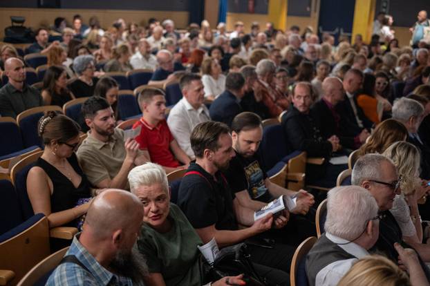 Zagreb: Premijera predstave "Juha braće Marx"