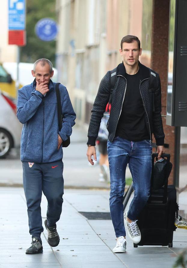 Zagreb: Okupljanje nogometne reprezentacije u Sheratonu uoči kvalifikacijske utakmice protiv Turske