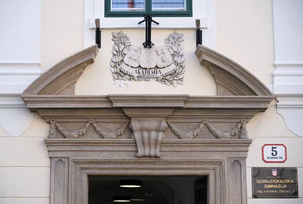 Zagreb: Gradonačelnik sa suradnicima obišao obnovljenu Gornjogradsku gimnaziju