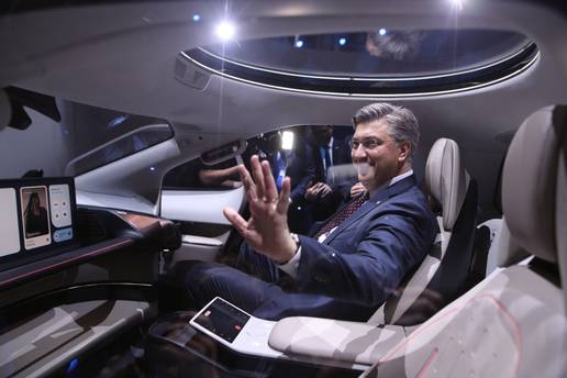 Uber ulazi u Rim&ccaron;ev projekt, ali &scaron;to je sa 179 milijuna eura? Od po&ccaron;etka su se pomicali rokovi...