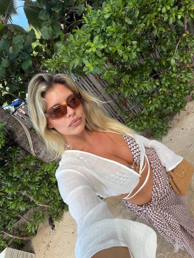 FOTO Ima svoj brend kupaćih, a kad vidite njezino savršeno tijelo, bit će vam sve jasno