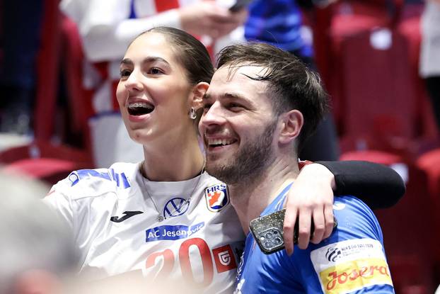 Malmo: Hrvatski rukometaši ipak najviše vole proslavu ulaska u polufinale uz poljupce svojih partnerica i zagrljaje obitelji