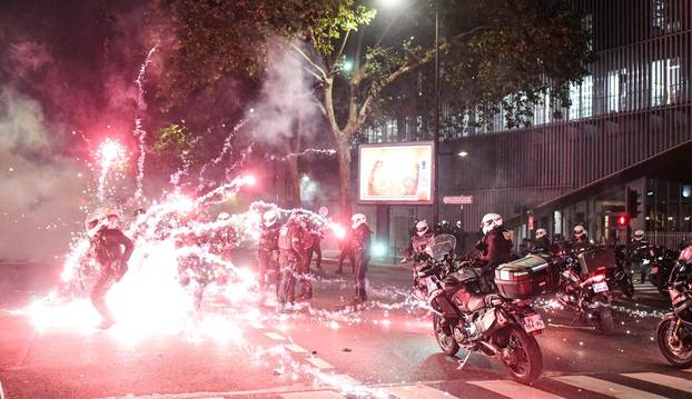 Nasilni sukobi nakon proslave pobjede PSG-a u finalu Lige prvaka u Parizu