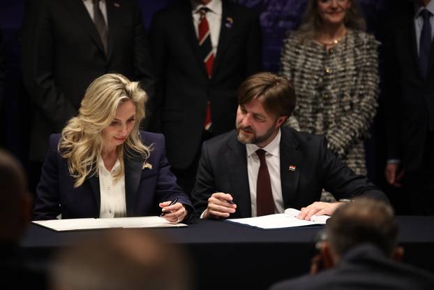 Dubrovnik: U sklopu Inicijative triju mora potpisan sporazum u području energetike, prometa, tehnologije, financija i porezne politike