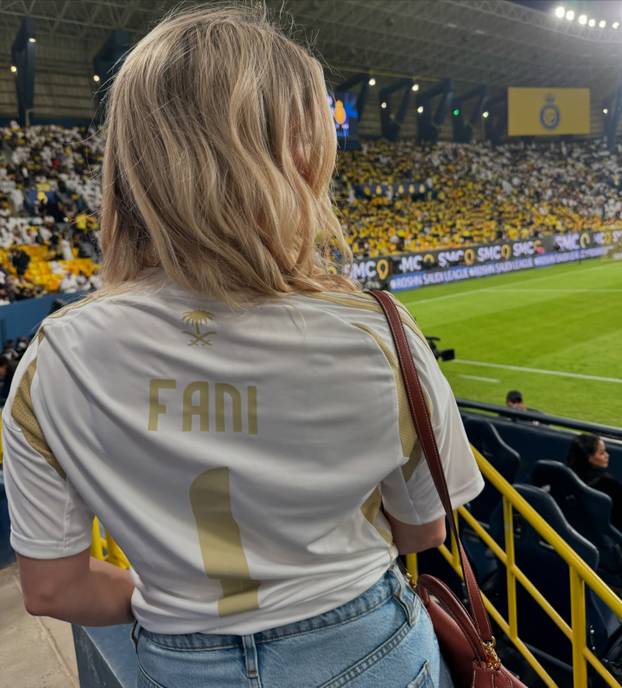 FOTO Naša prekrasna novinarka zaljubila se u ikonu Reala. Brak im je kao iz bajke, dobili i sina