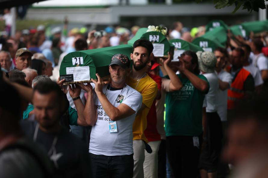 Ukupno 50 tabuta sa posmrtnim ostacima ubijenih u genocidu premješteno u musalu Memorijalnog centra Potočari 