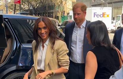 VIDEO Harry pružio ruku prema Meghan, ona ga nije primjetila: 'Ona uvijek vodi glavnu riječ'