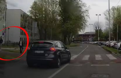 ŠOKANTNO Divljak u Zagrebu pretječe pred zebrom, a blizu su i djeca! Policija ima snimku