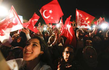 Turska će za još tri mjeseca produljiti izvranredno stanje