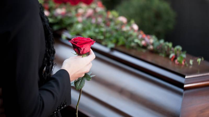 Evo što biste trebali raditi na sprovodu i što se nikada ne radi