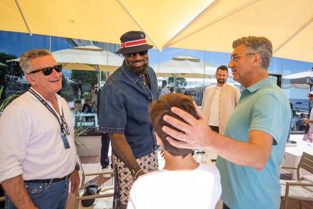 Duborvnik: LeBron James potpisao dres sinu Andreja Plenkovića