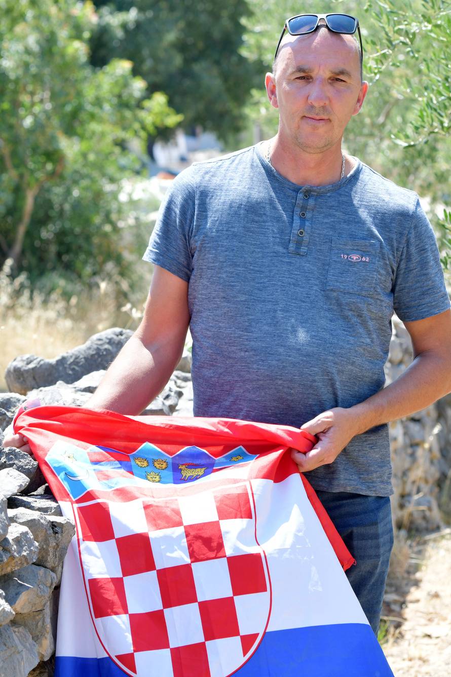 Gaćelezi: Mario Bilać, hrvatski vojnik koji je 1995.  godine postavio Hrvatsku zastavu na kninsku tvrđavu