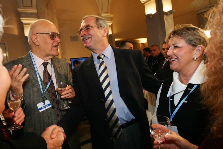 Hebrang: 'Imam karcinom. Kažu kolege da će za tri mjeseca vidjeti kako napreduje terapija'