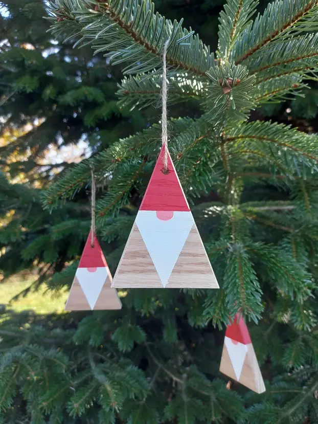 Naši umjetnici i dizajneri nude ukrase za Božić: Šalice se zlate, a vezeni vijenci su najtraženiji