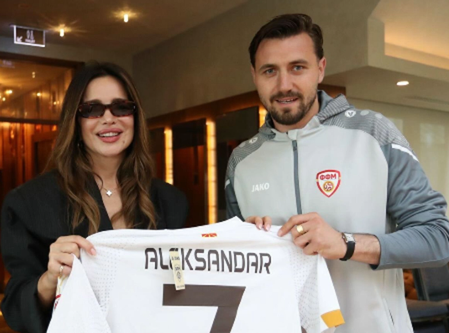 Severina dobila na poklon makedonski dres za svog sina