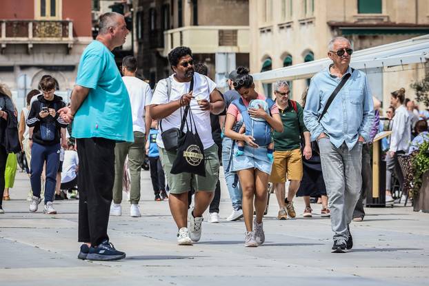 Sunčan dan u Splitu 