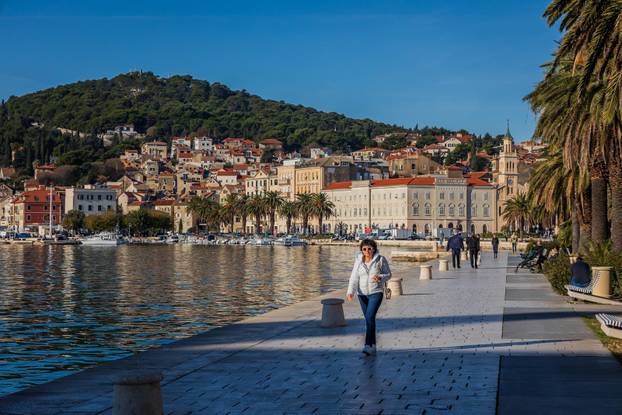 Sunčano jutro na Rivi u Splitu