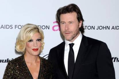 Još jedan krah braka: Glumica Tori Spelling predala papire za razvod od Deana McDermotta