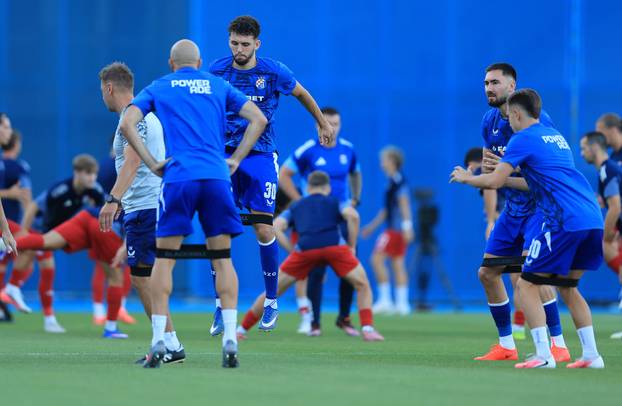 Dinamo i Rudeš sastali se u 3. kolu SuperSport HNL-a, zagrijavanje