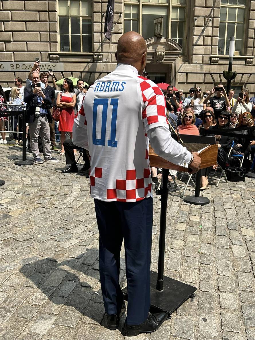 Gradonačelnik New Yorka nosio hrvatski dres. U prvom redu je bila i Kolinda Grabar Kitarović