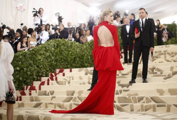 The Met Gala 2018 âHeavenly Bodies: Fashion and the Catholic Imaginationâ