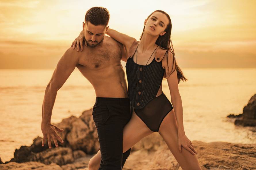 Najnovija kolekcija dizajnerice Jasmine Arnautović snimljena je pred zalazak sunca u Rovinju