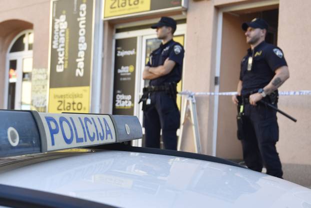 U Šibeniku nožem ubijen mladić, djevojka se bori za život