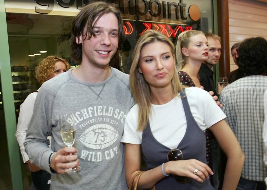 ARHIVA - Zagreb: Poznati uživali u čokoldanim poslasticama i belgijskim pralinama u čokolateriji Amelie