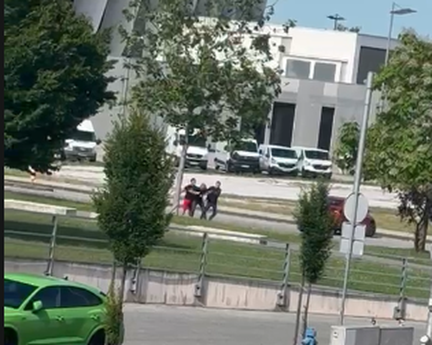 ŠOKANTNA SNIMKA Oteli su ga usred dana kod Arene Centra i strpali u gepek. Svi su uhićeni!