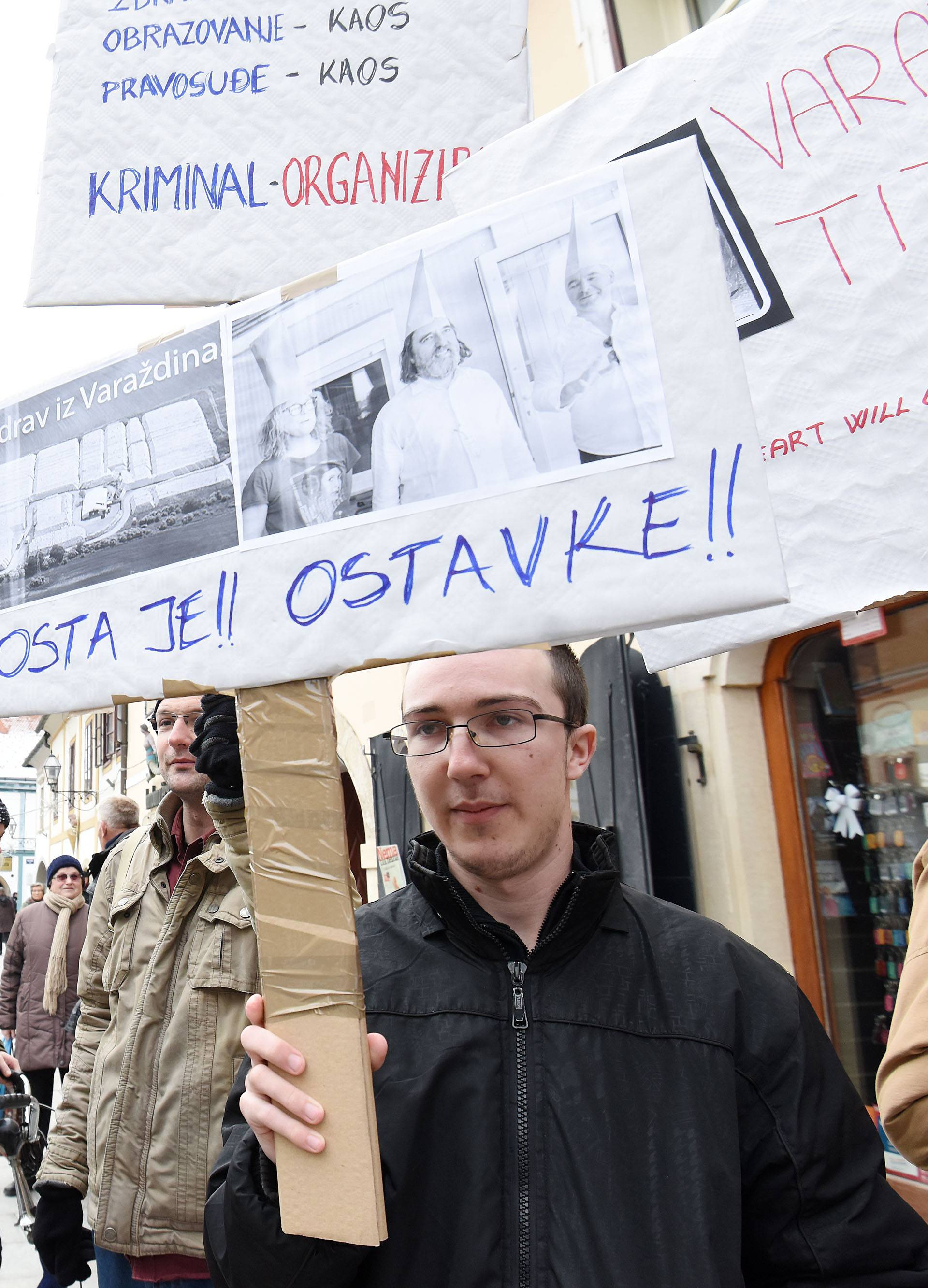 VaraÅ¾dinci prosvjeduju protiv gradonaÄelnika Ivana Äehoka i tvrtke ÄistoÄa