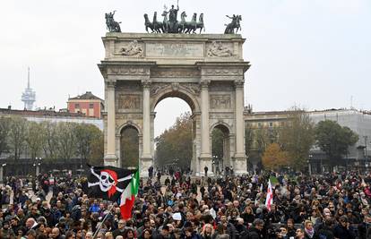 Tisuće prosvjedovale u Italiji