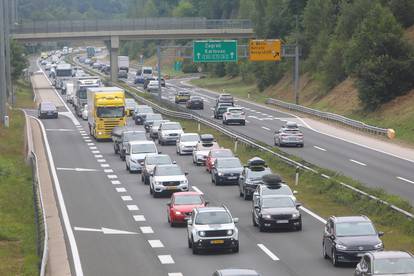 FOTO  Naoružajte se strpljenjem! Kilometarske kolone put mora