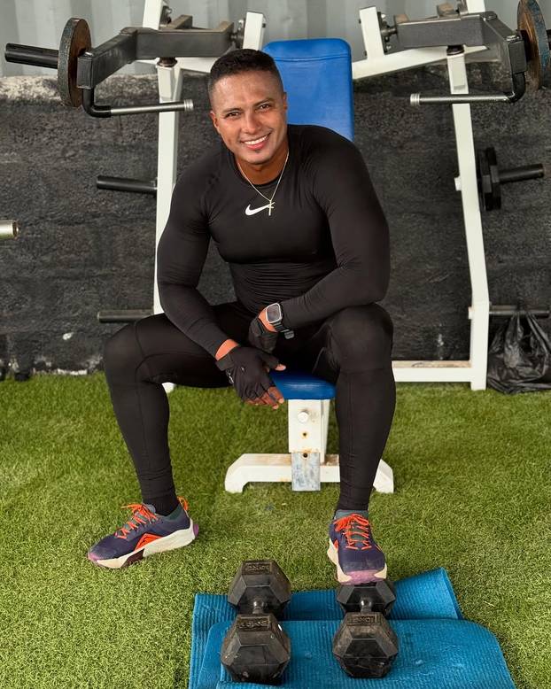 FOTO Trening, kile, mišići, žile: Ovi nogometaši objesili su svoje kopačke o klin i primili se utega