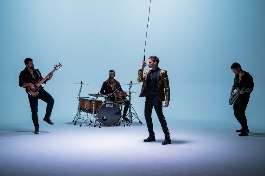 Ovoga puta oni nisu zaigrali po Pravilima Igre: U novoj pjesmi 'Luđak' plesala Mirta Meštrović