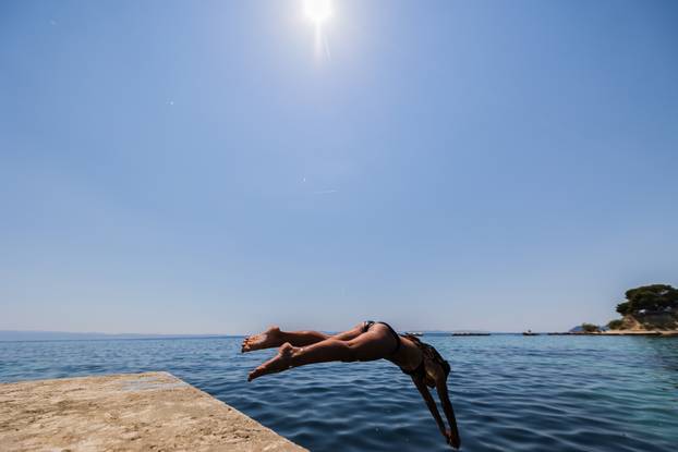 Split:  Prvi dan ljeta na plaži Firule