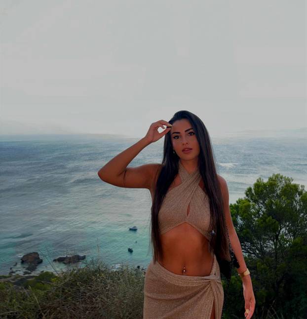 FOTO Tko je djevojka mlade Realove zvijezde? Selenia se bavi modelingom i slika u dresu