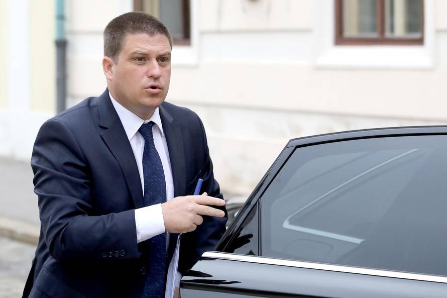 Zagreb: Ministri dolaze u Banske dvore ne sjednicu uÅ¾eg kabineta Vlade RH
