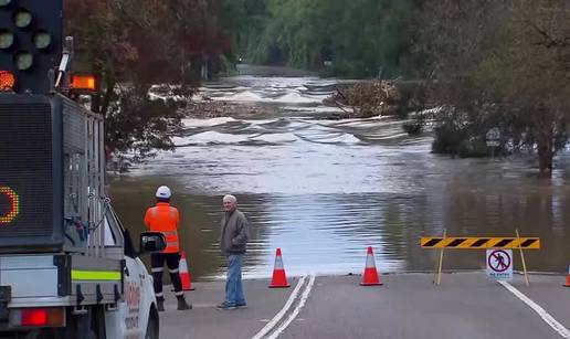 VIDEO Obilne kiše izazvale su poplave u Sydneyu, morali su evakuirati ljude. Stiže još kiše