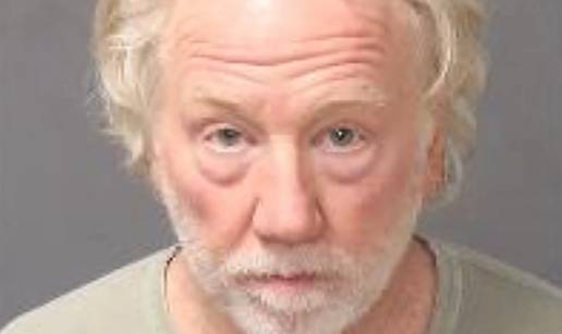 Glumcu kojeg optu&zcaron;uju za zlostavljanje djece sti&zcaron;u nove optu&zcaron;be: Nalazi se u pritvoru