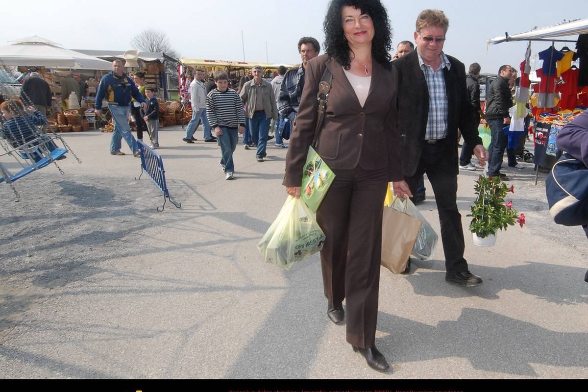 Višnja i Zdravko Pevec kupili cvijeće na sajmu u Gudovcu