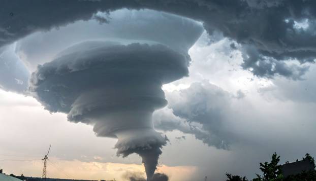 FOTO Tvrdi da je vremenski putnik iz budućnosti: 'Tama se nadvija, ne izlazite iz kuća...'