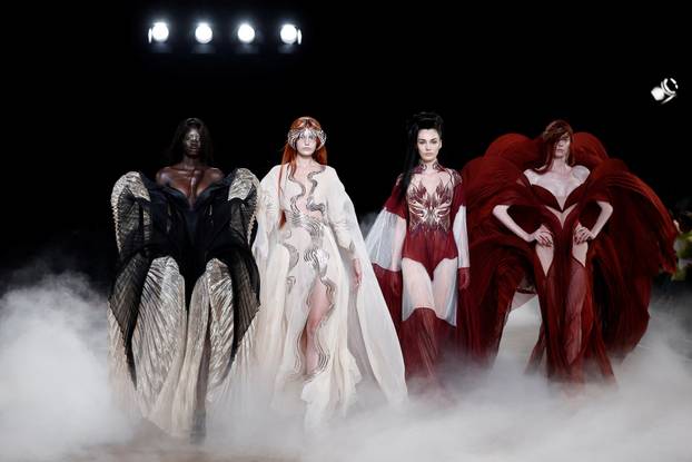 Iris van Herpen Haute Couture Fall/Winter 2026-2027 collection show