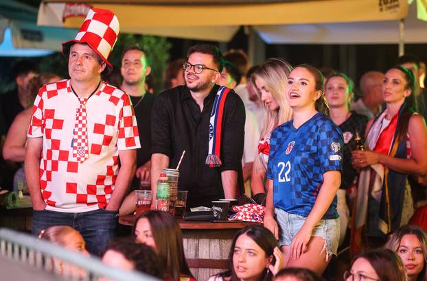 Split: Navijači Hrvatske reprezentacije prate utakmicu protiv Paname