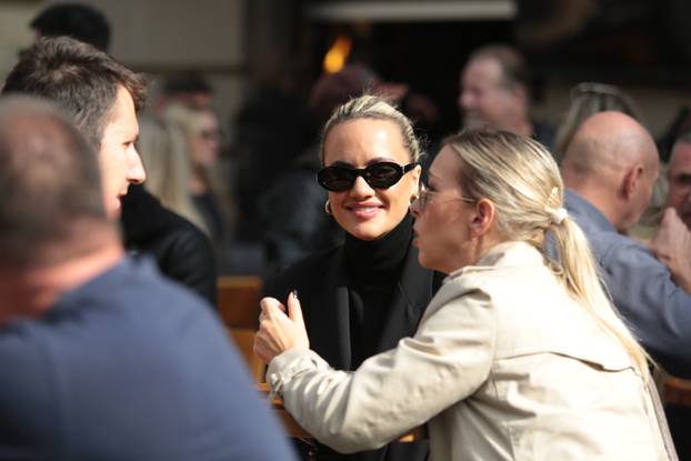 Zagreb: Meri Goldašić uživa u kavi na subotnjoj špici